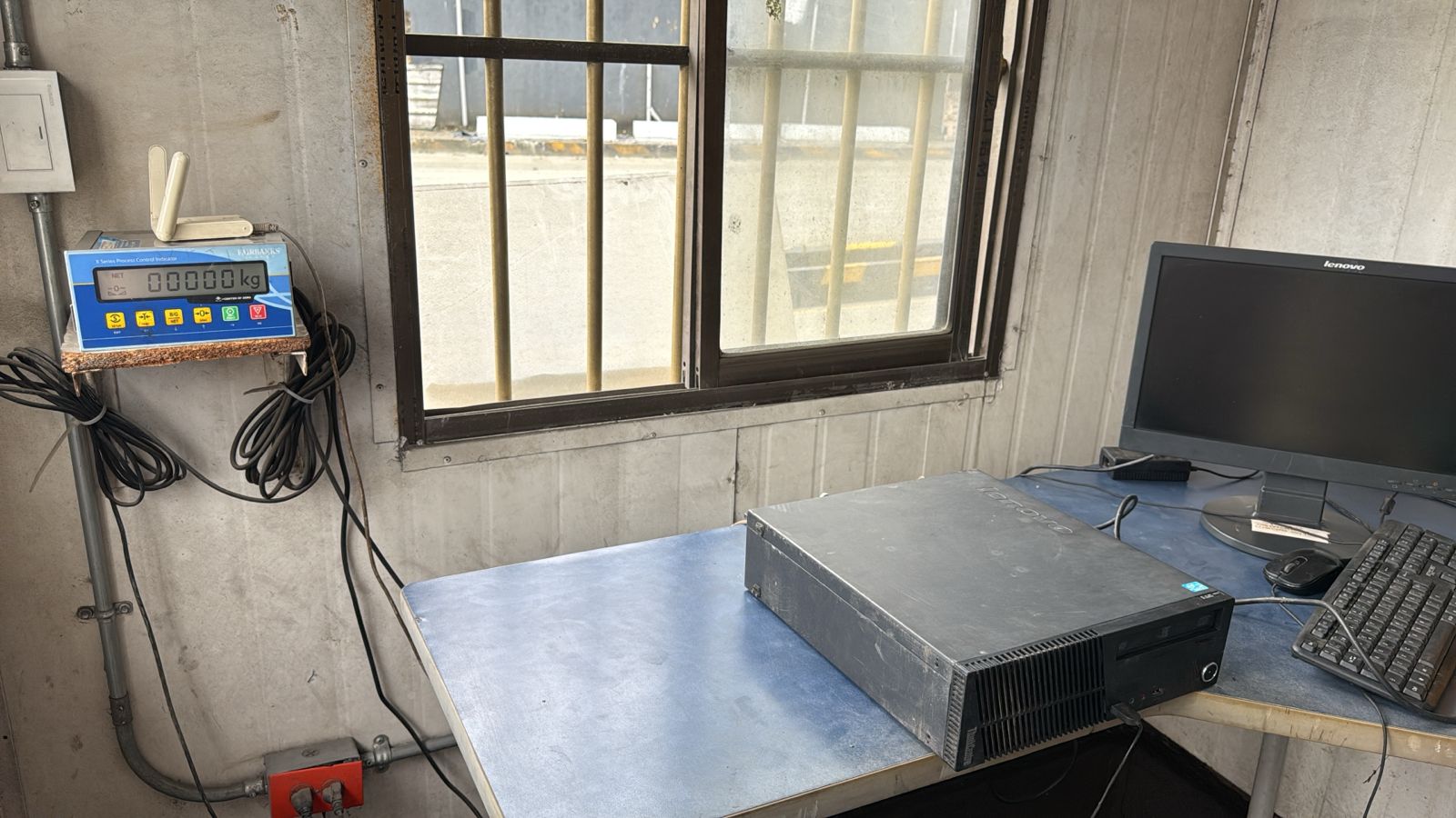 Mantenimiento de báscula por cortocircuito